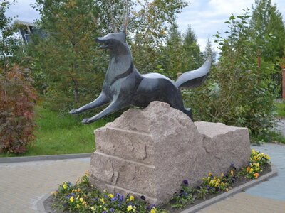 Памятник «Чёрный лис»