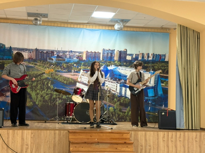 Исполнение песни "Linda Linda" на японском языке